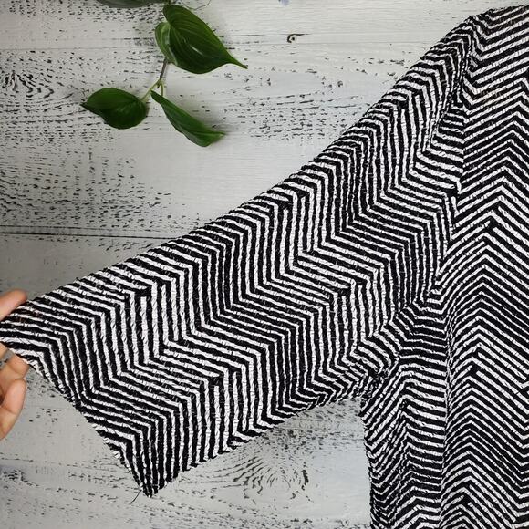 Catherine's Women's Plus Size 1X Asymmetrical Hem Open Front Cardigan Casual - Picture 3 of 7